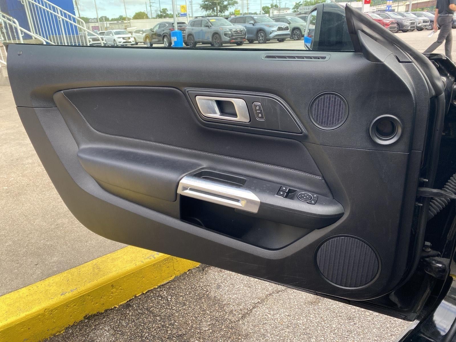 2022 Ford Mustang EcoBoost