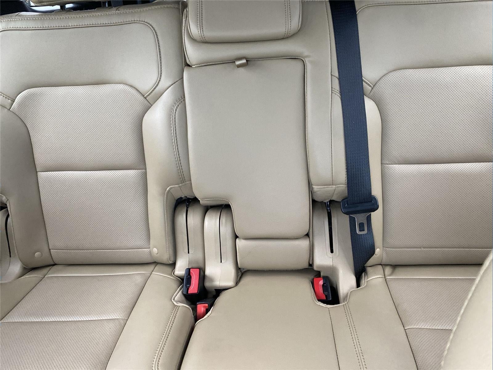 2017 Ford Explorer tan