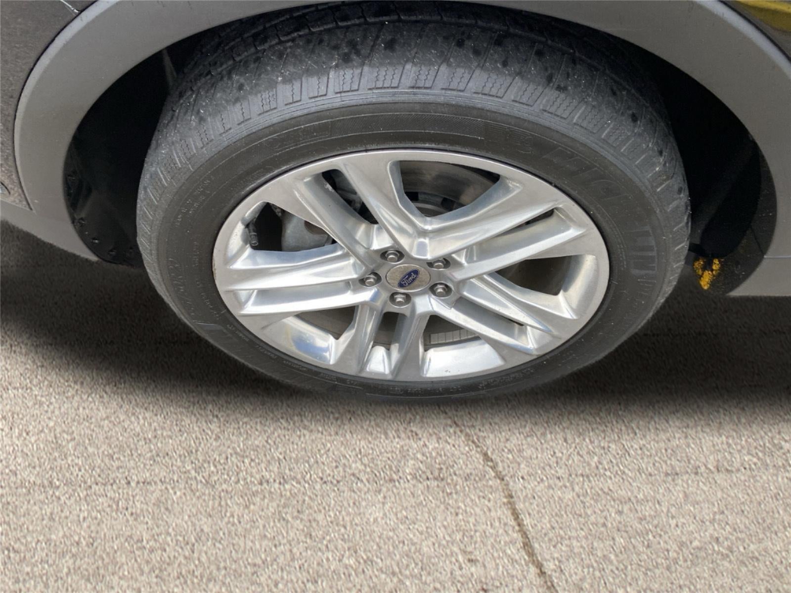 2017 Ford Explorer tan