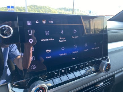 2024 Chevrolet Colorado 4WD LT