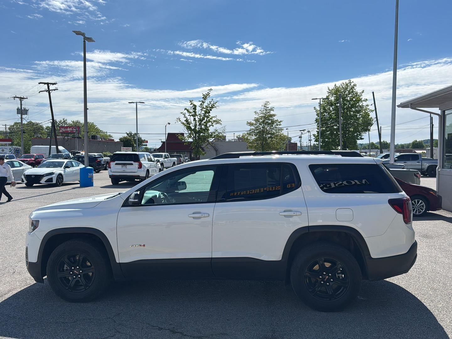 2023 GMC Acadia AT4