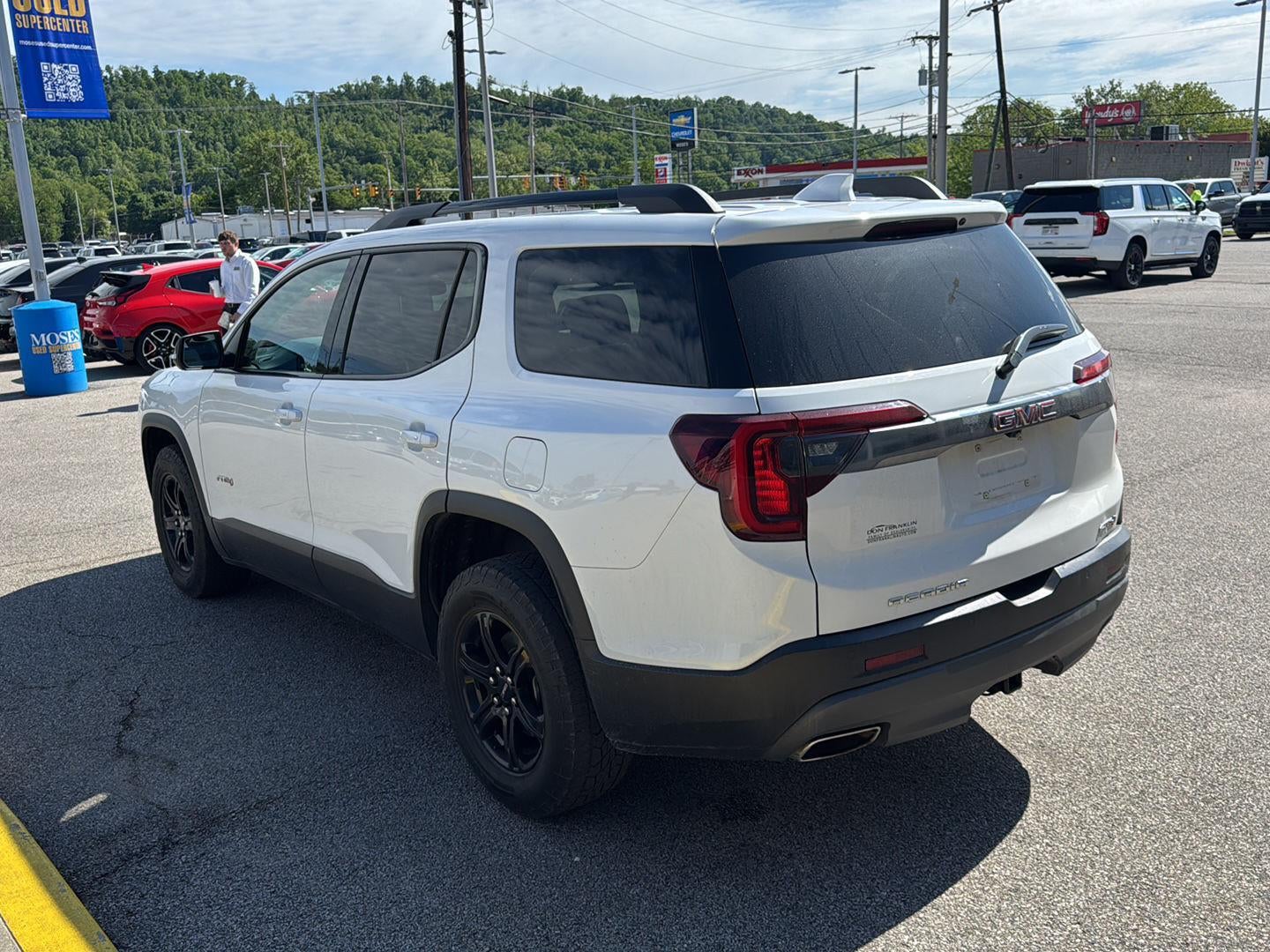 2023 GMC Acadia AT4