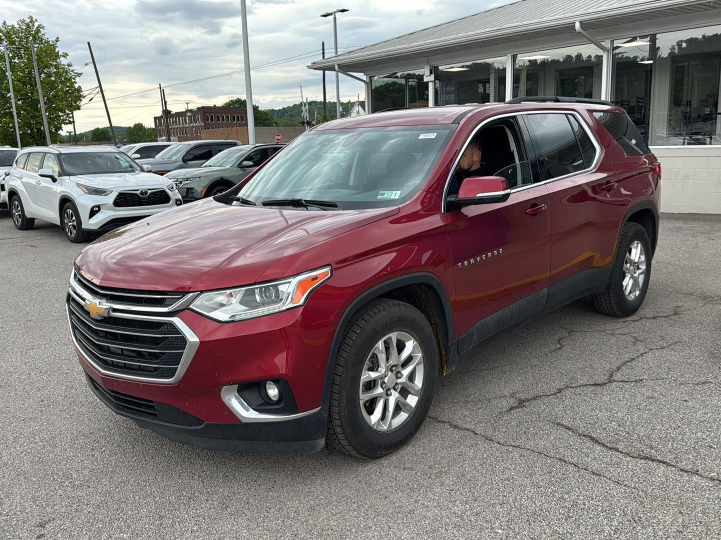 2020 Chevrolet Traverse LT Cloth