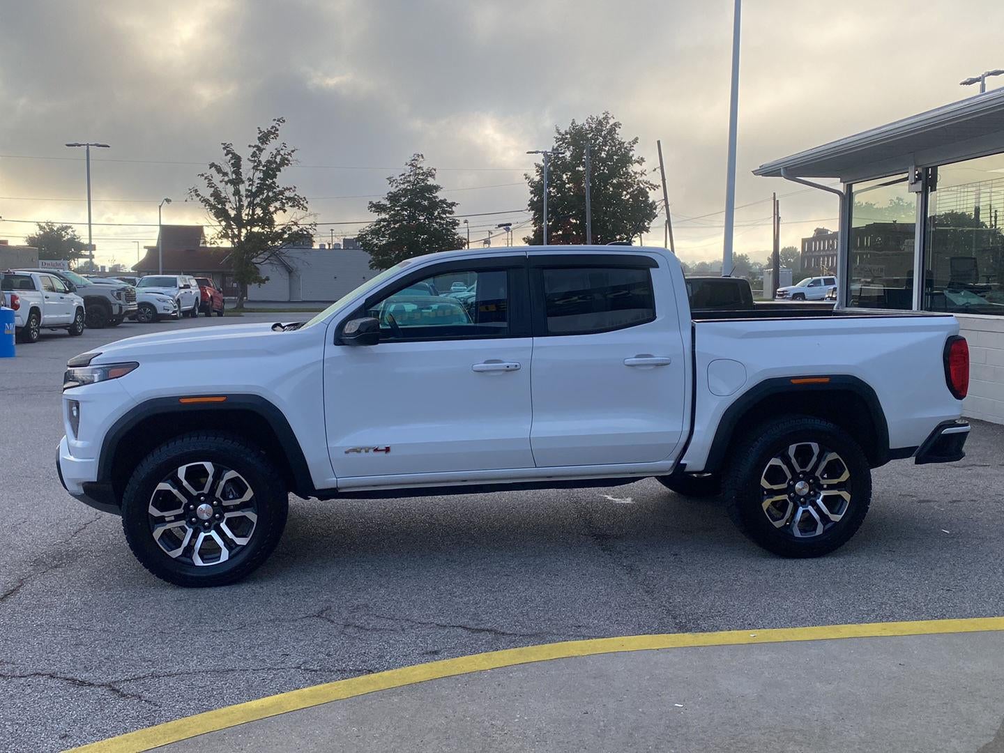 2023 GMC Canyon 4WD AT4