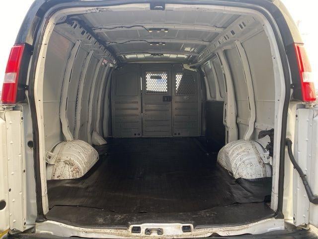 2022 GMC Savana Cargo Van RWD 2500 135