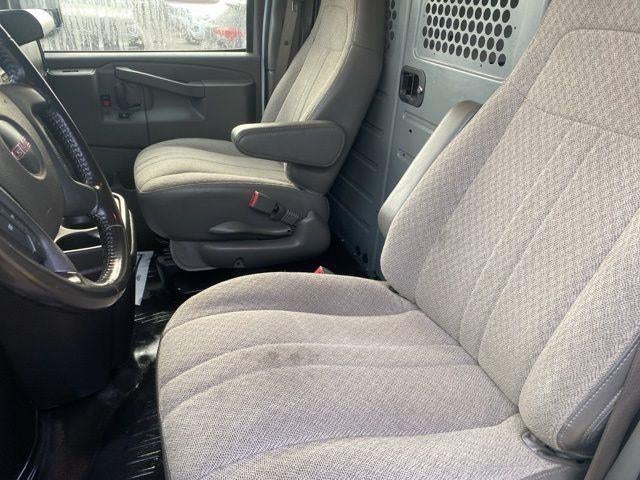 2022 GMC Savana Cargo Van RWD 2500 135