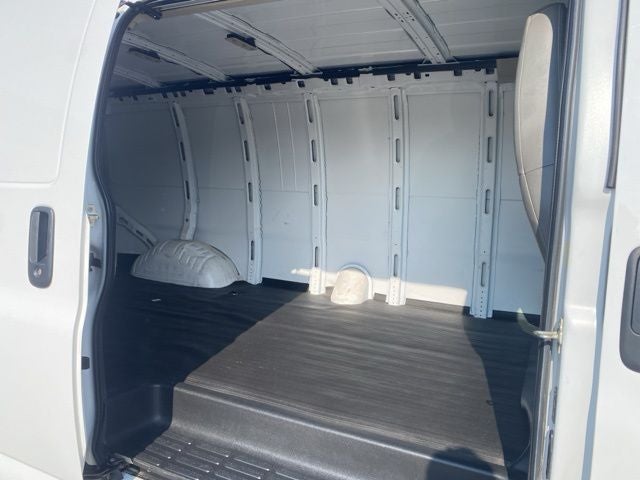 2023 GMC Savana 2500 Work Van