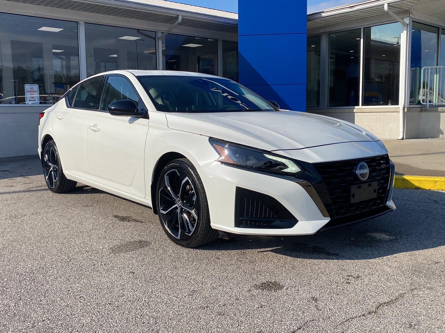 2025 Nissan Altima SR