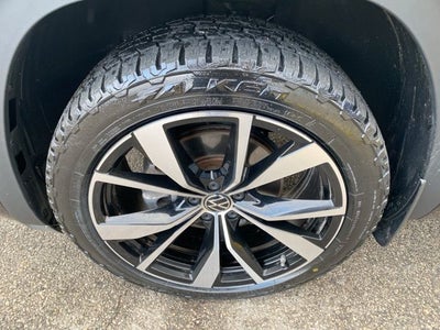 2024 Volkswagen Atlas Cross Sport 2.0T SEL Premium R-Line