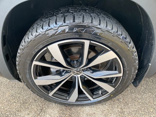 2024 Volkswagen Atlas Cross Sport 2.0T SEL Premium R-Line