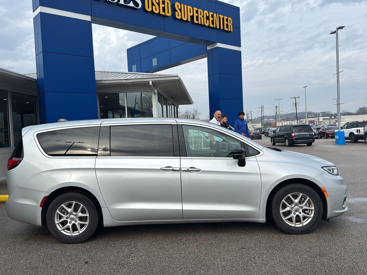 2024 Chrysler Pacifica Touring L