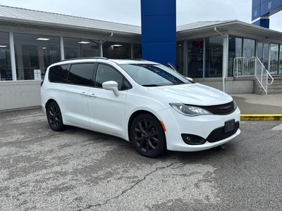 2018 Chrysler Pacifica Touring L Plus