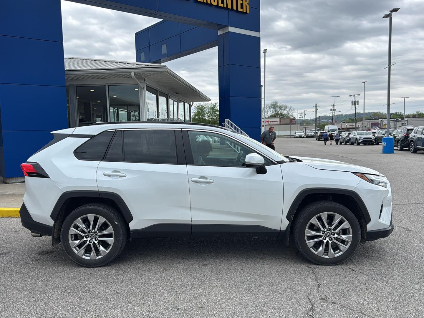 2023 Toyota RAV4 XLE Premium