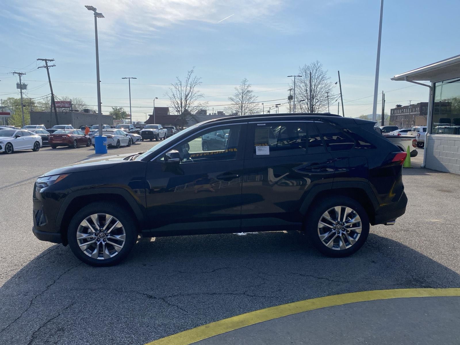 2025 Toyota RAV4 XLE Premium