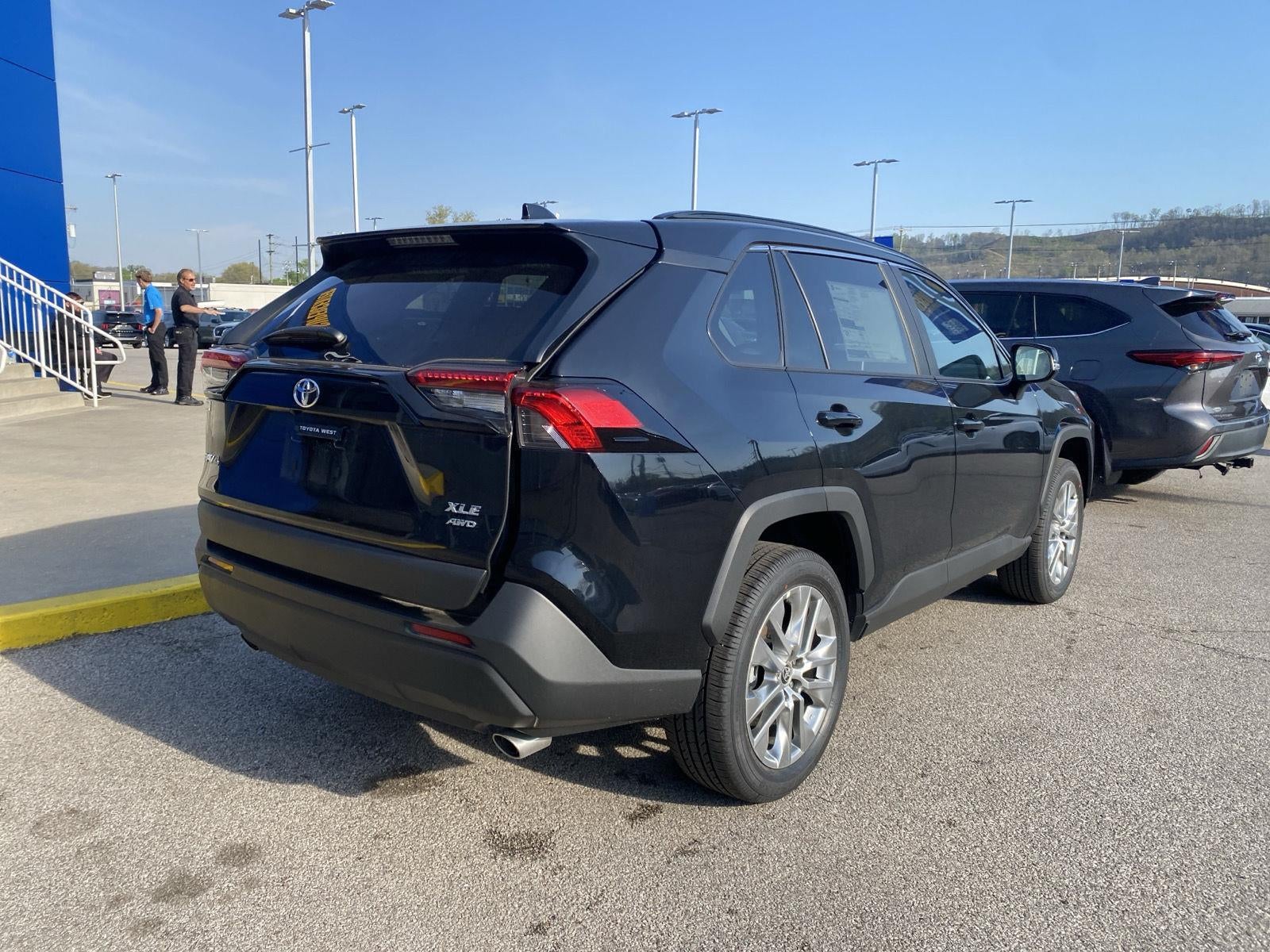 2025 Toyota RAV4 XLE Premium