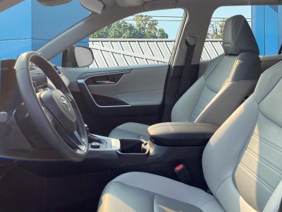2025 Toyota Rav4 Hybrid XLE Premium