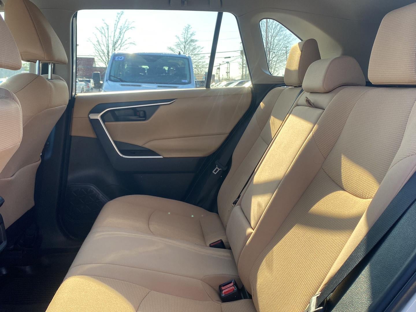 2020 Toyota RAV4 LE