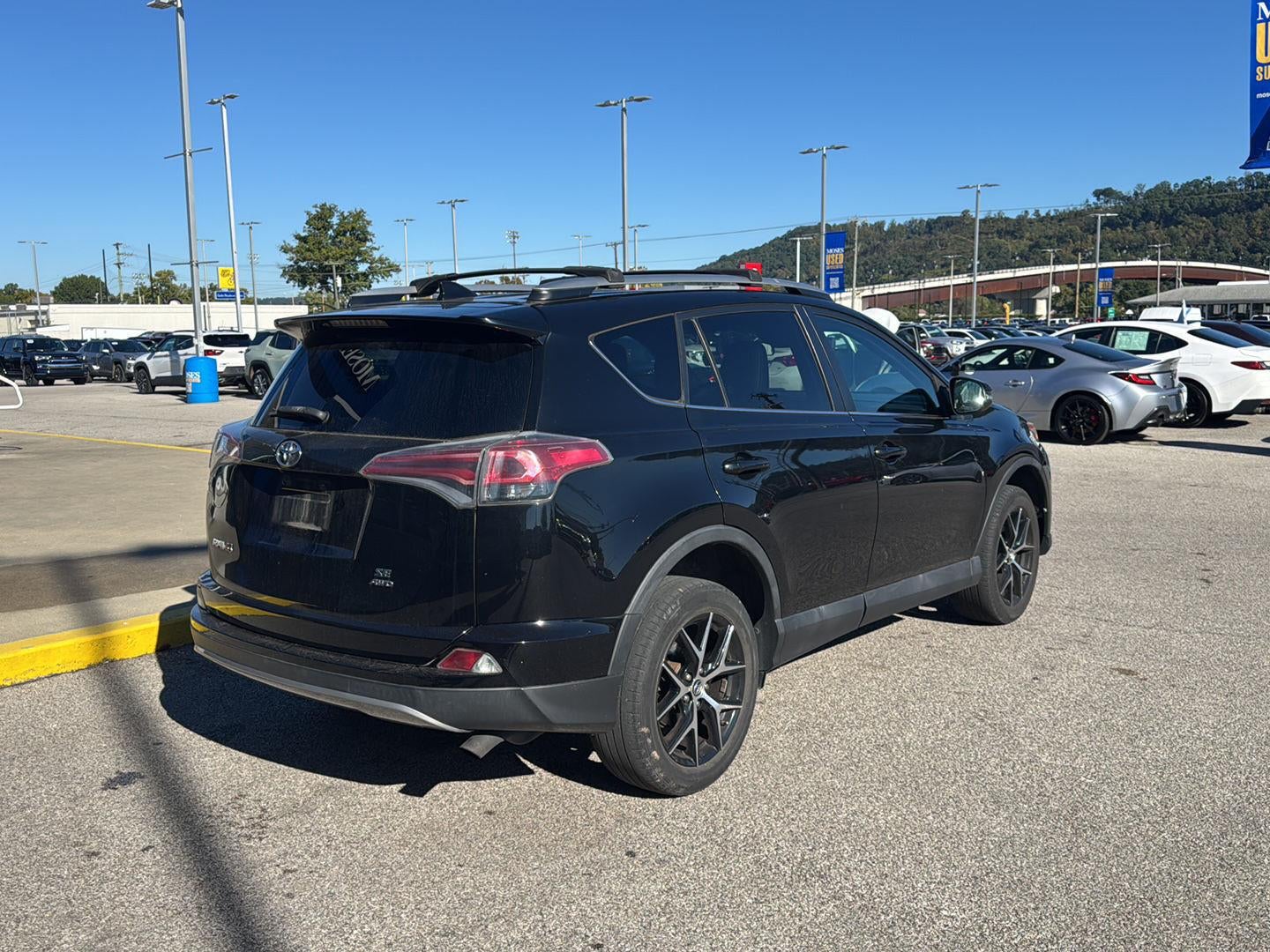 2017 Toyota RAV4 SE