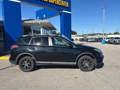 2017 Toyota RAV4 SE