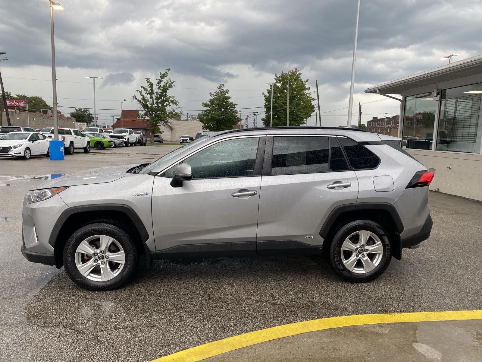 2020 Toyota RAV4 Hybrid XLE
