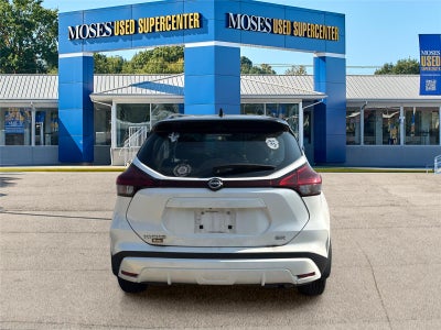 2022 Nissan Kicks SR