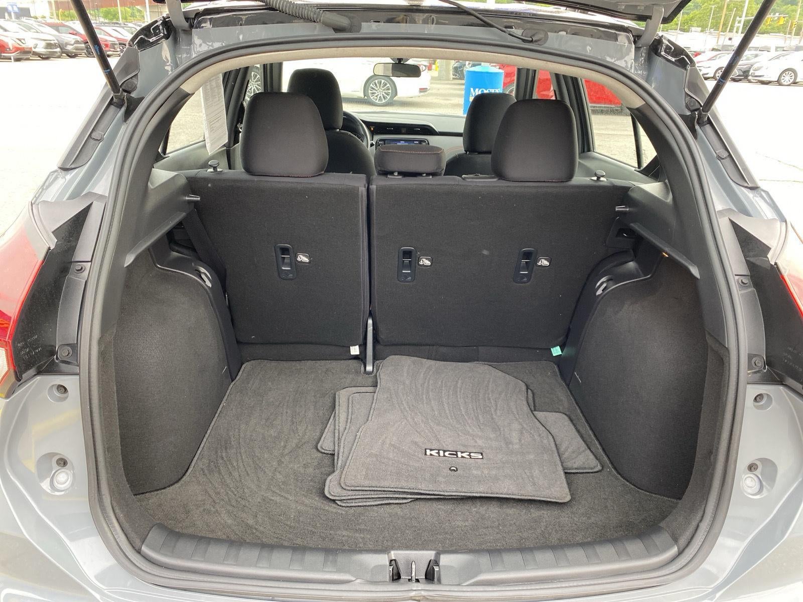 2023 Nissan Kicks SR