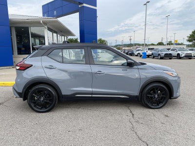 2023 Nissan Kicks SR