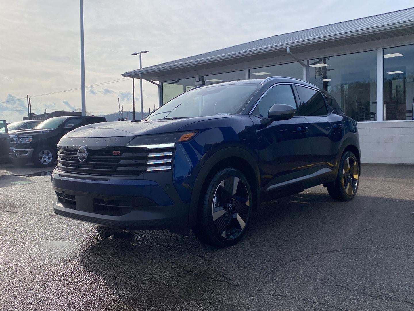 2025 Nissan Kicks SR