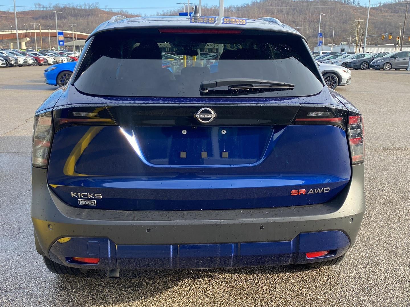 2025 Nissan Kicks SR