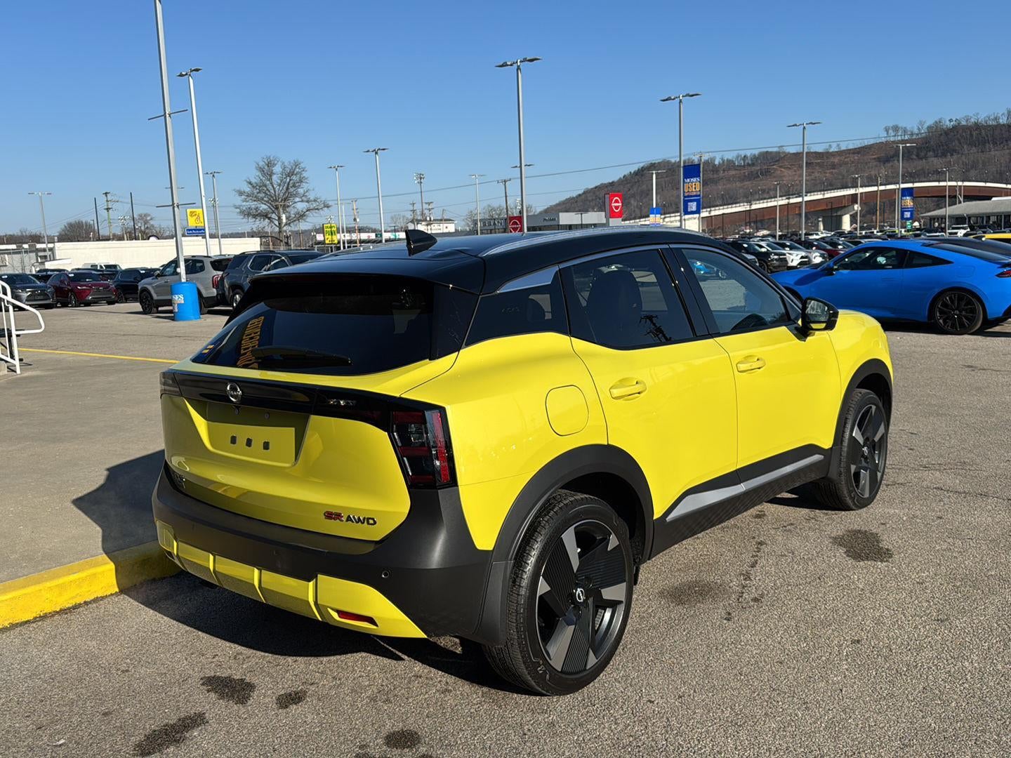 2025 Nissan Kicks SR