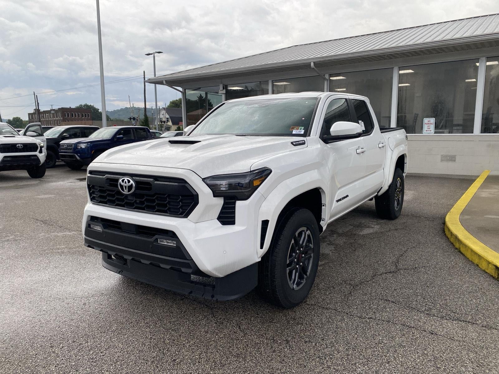 2025 Toyota Tacoma TRD Sport HV