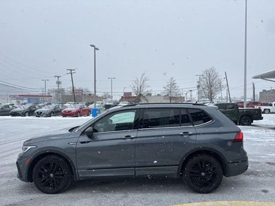 2022 Volkswagen Tiguan 2.0T SE R-Line Black