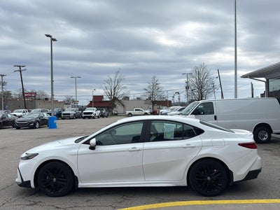 2025 Toyota Camry SE