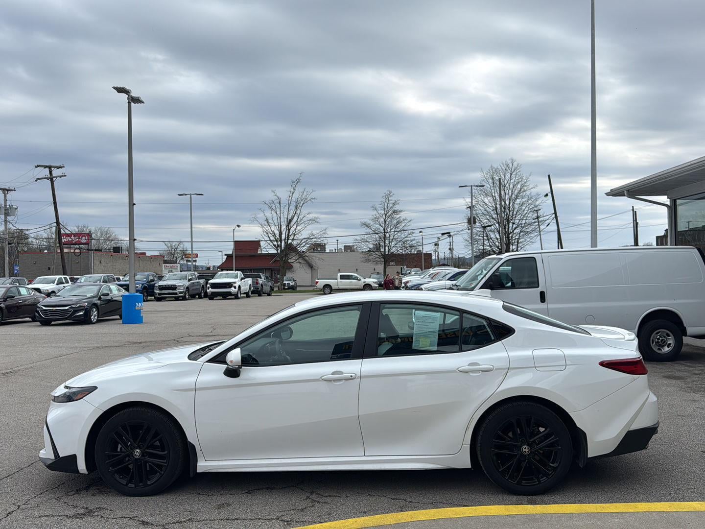 2025 Toyota Camry SE