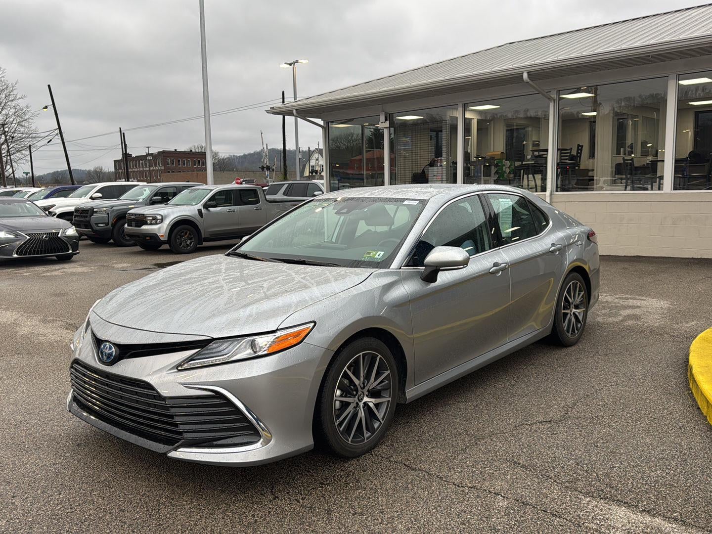2024 Toyota Camry Hybrid XLE