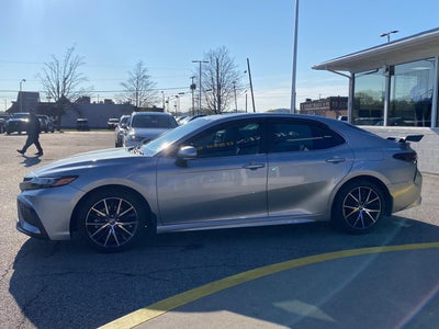 2022 Toyota Camry SE