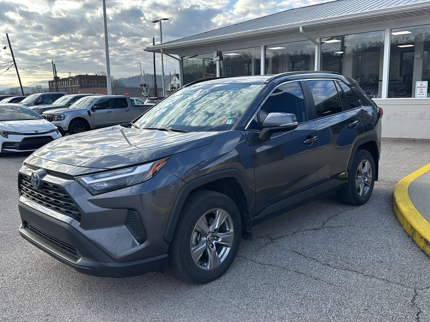 2023 Toyota RAV4 Hybrid XLE