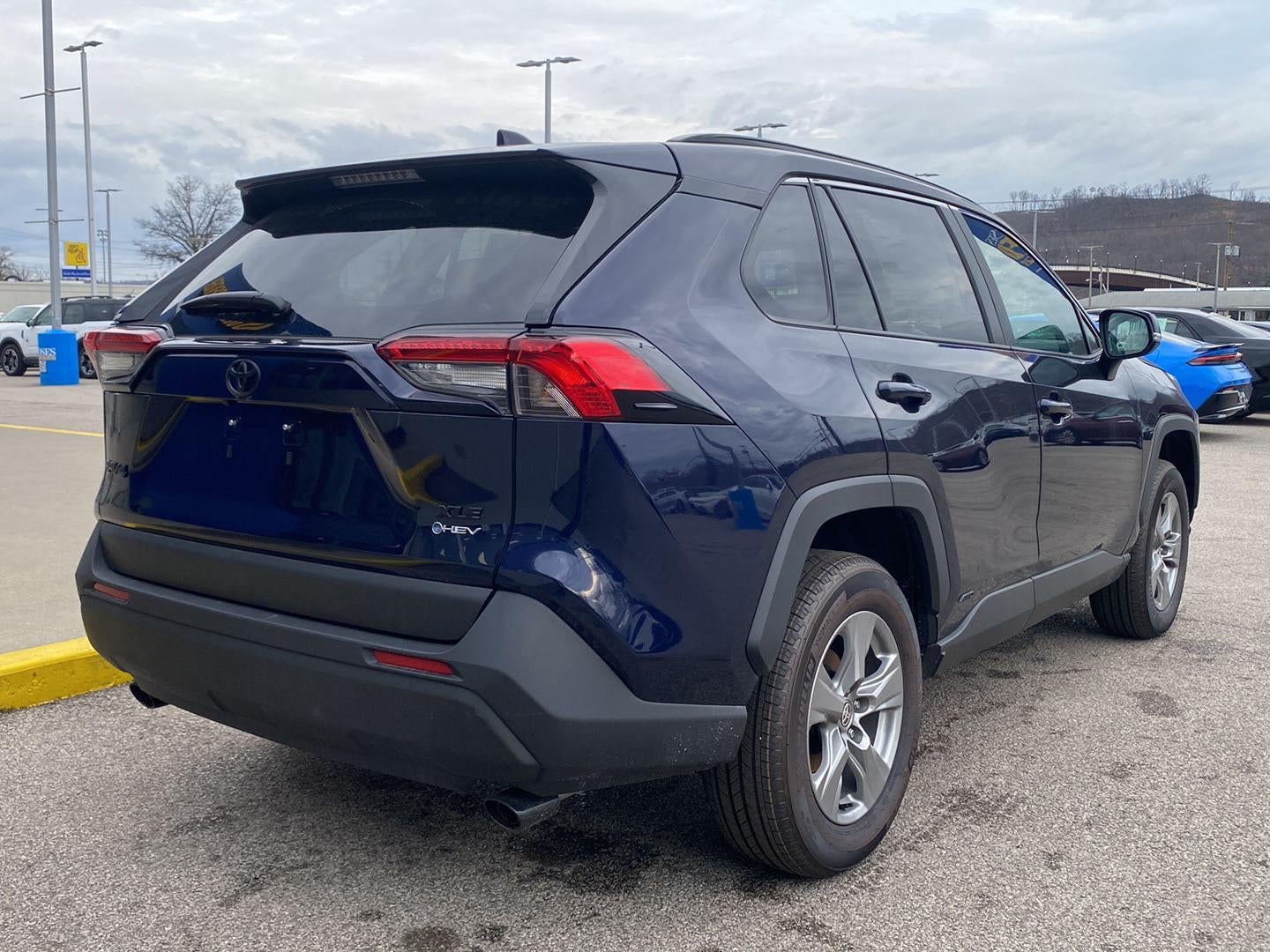 2025 Toyota RAV4 Hybrid XLE