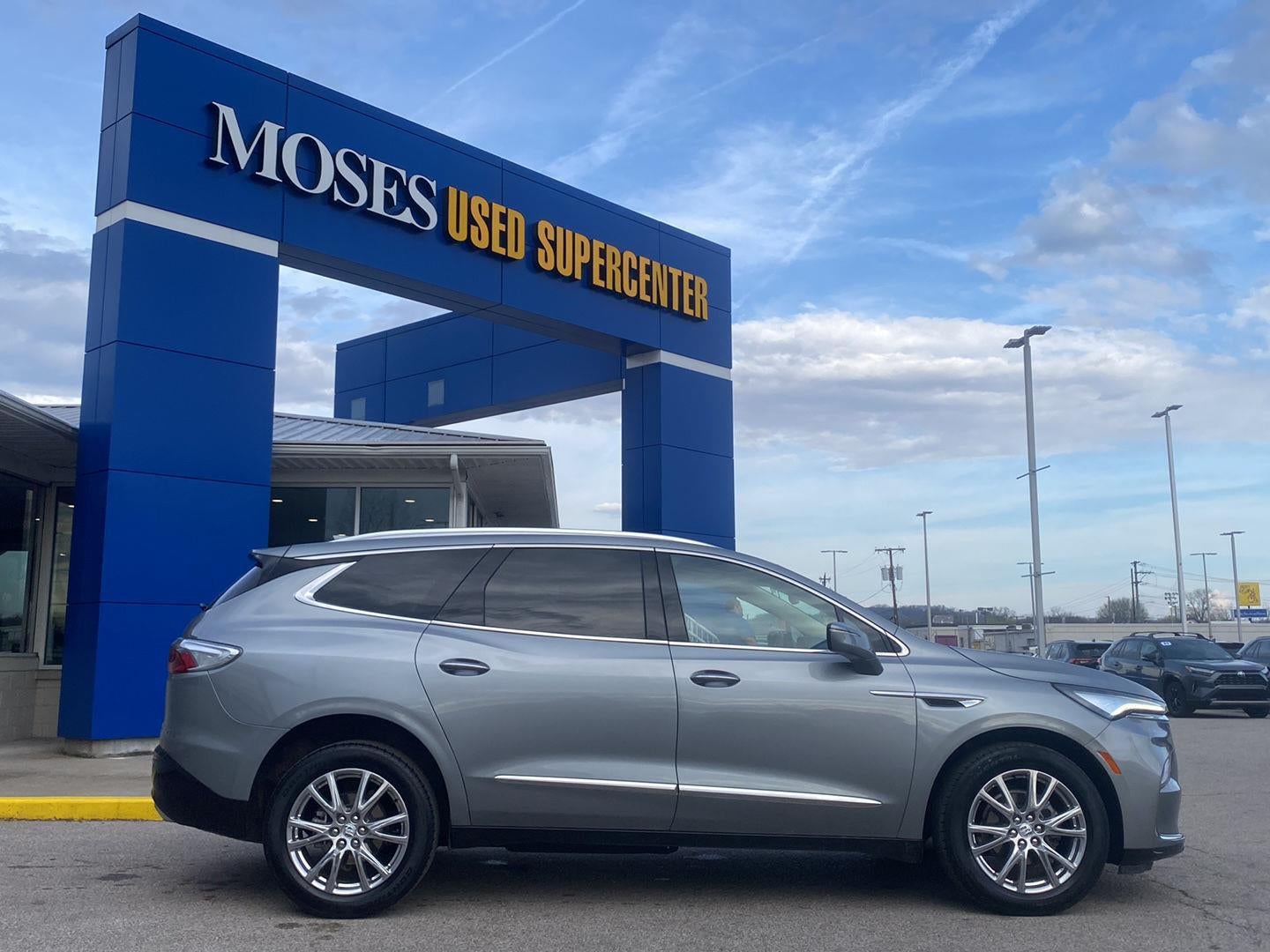 2023 Buick Enclave Essence