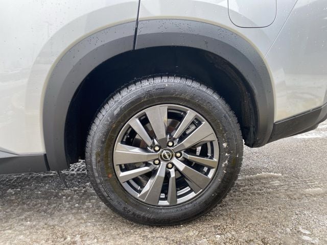 2023 Nissan Pathfinder S