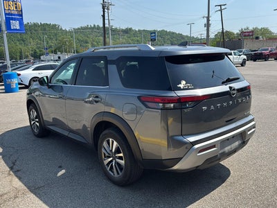 2023 Nissan Pathfinder SL