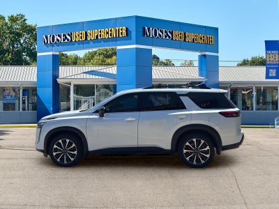 2026 Nissan Pathfinder SL