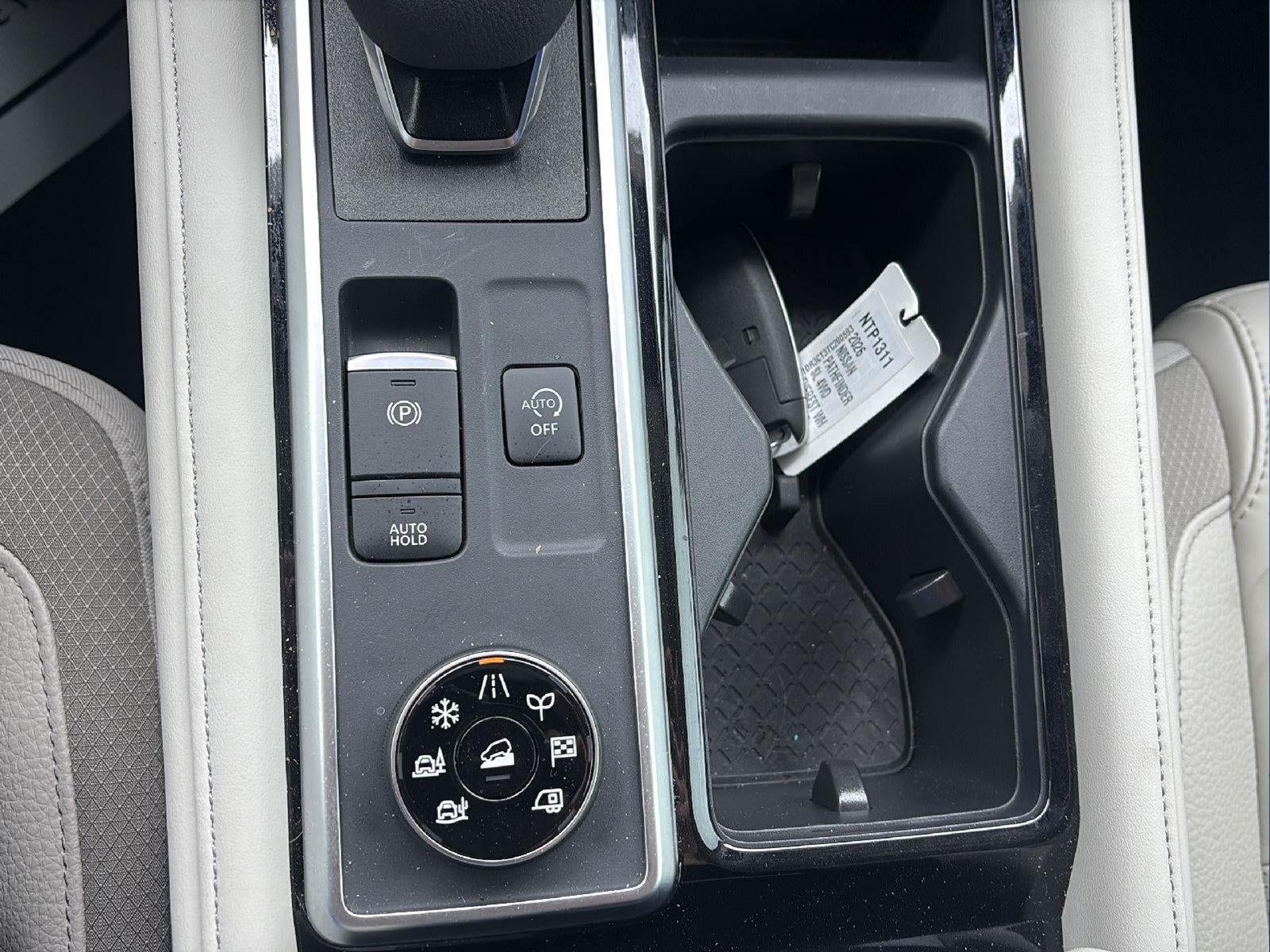 2026 Nissan Pathfinder SL