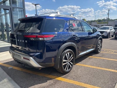 2024 Nissan Pathfinder Platinum