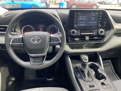 2022 Toyota Highlander LE