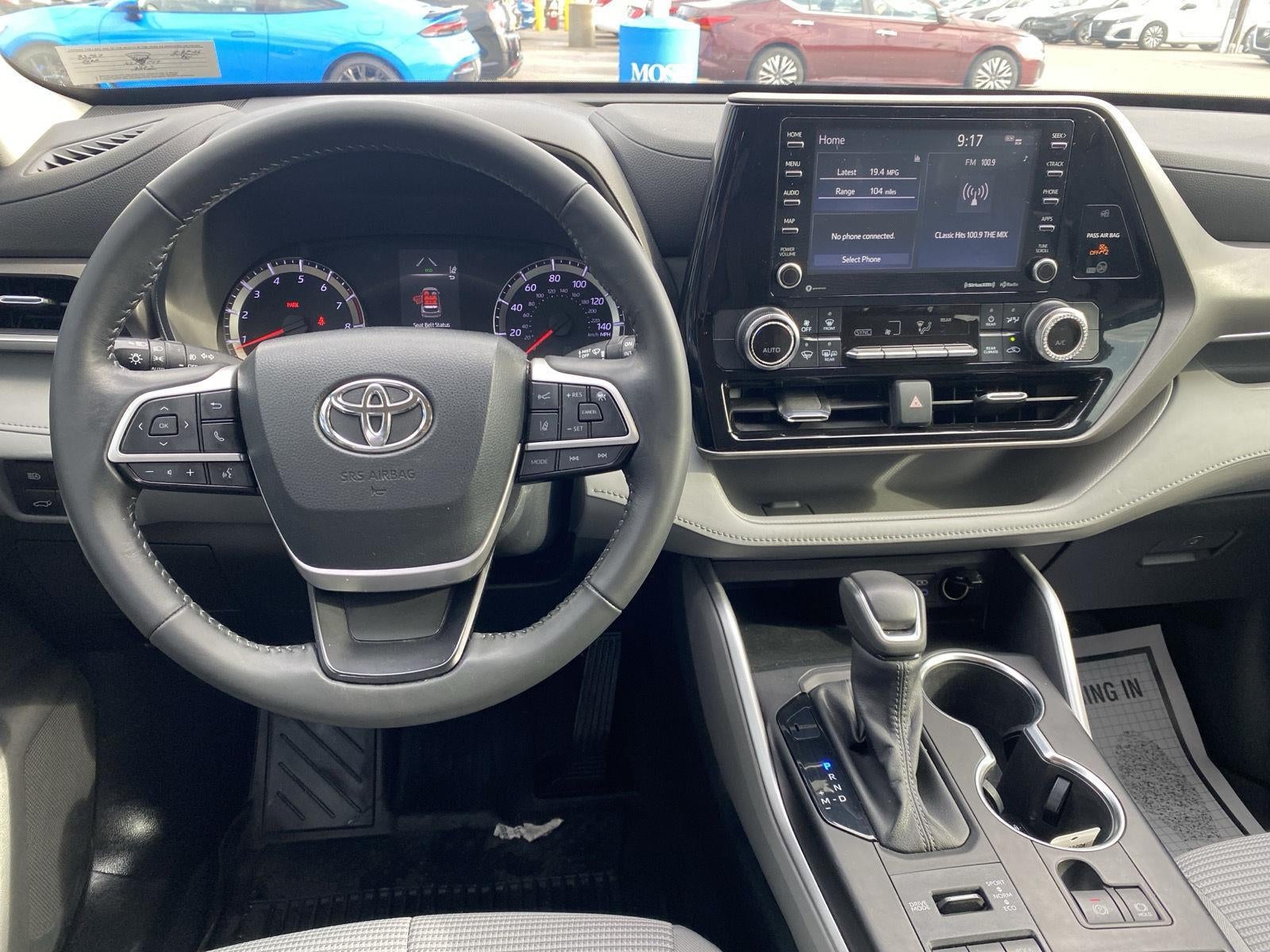 2022 Toyota Highlander LE