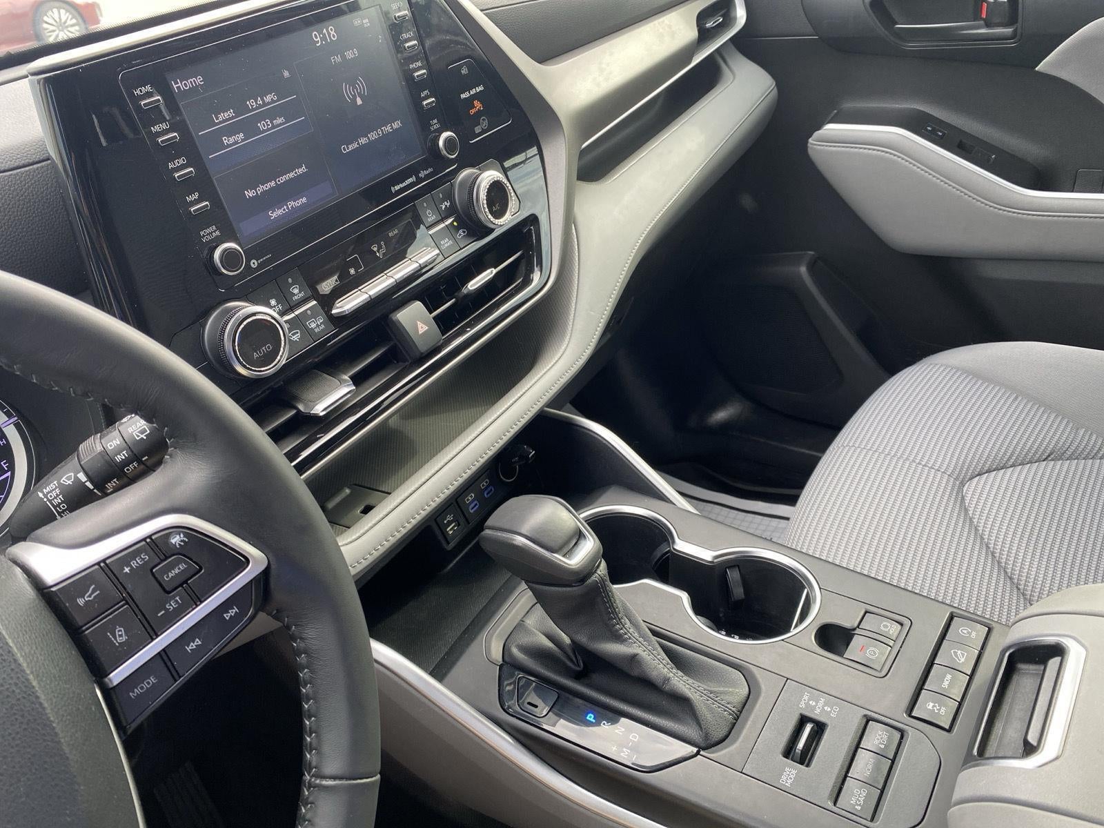 2022 Toyota Highlander LE