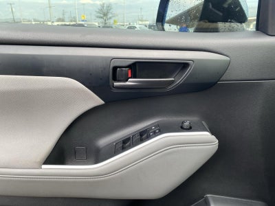 2022 Toyota Highlander LE