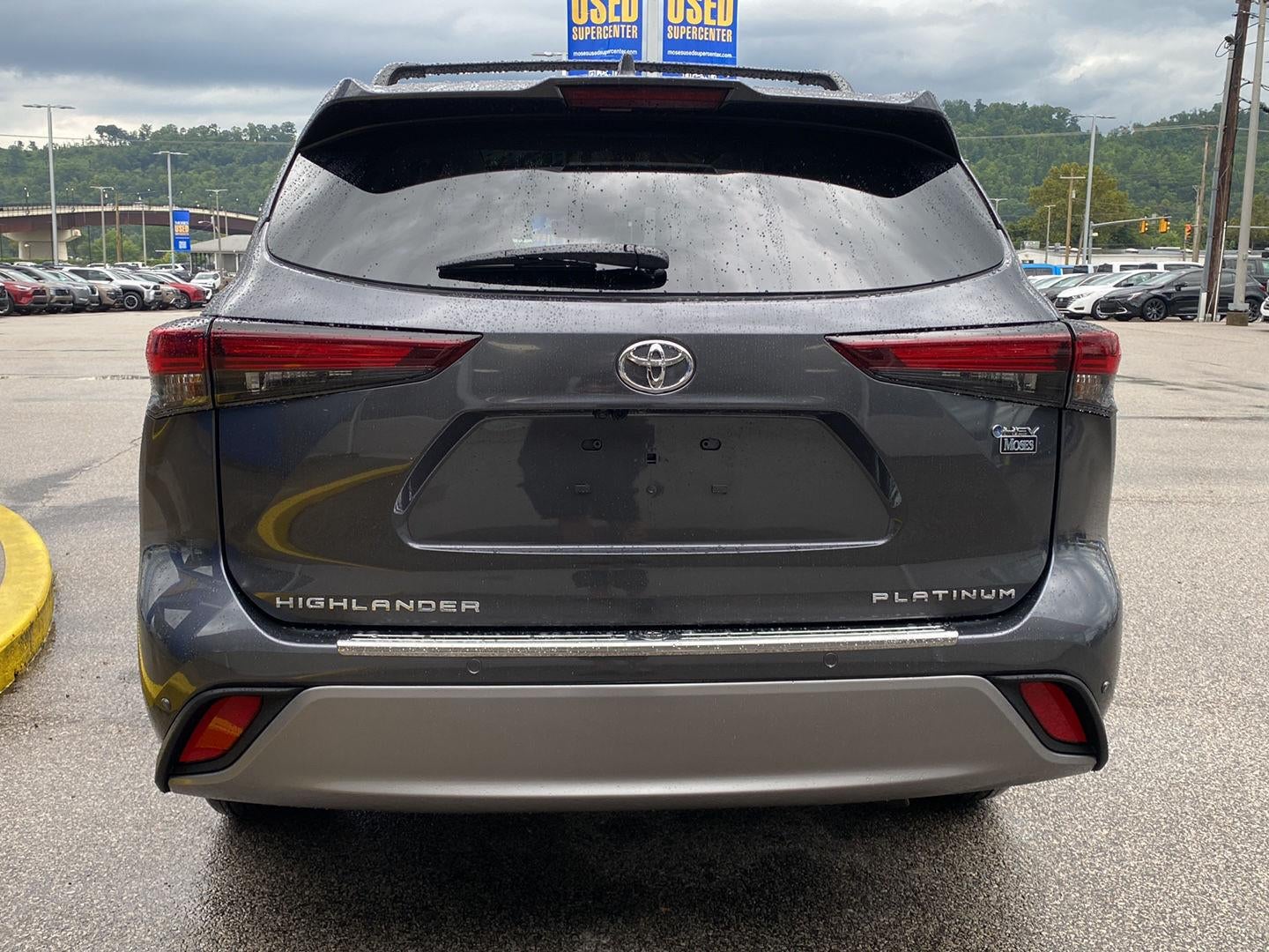 2025 Toyota Highlander Hybrid Platinum