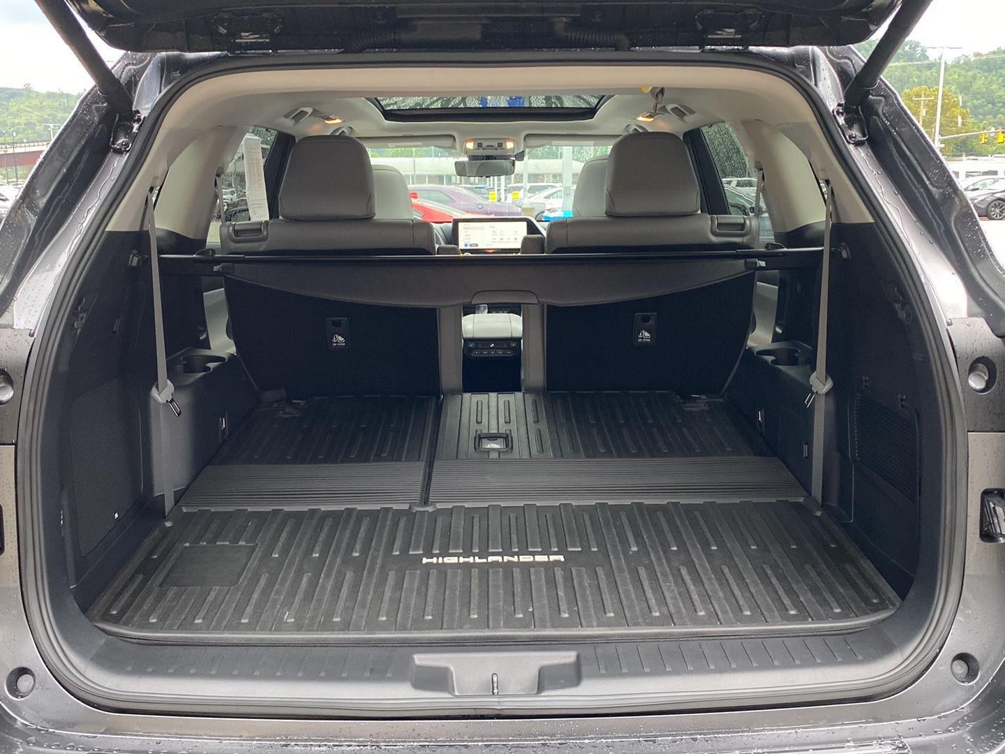 2025 Toyota Highlander Hybrid Platinum